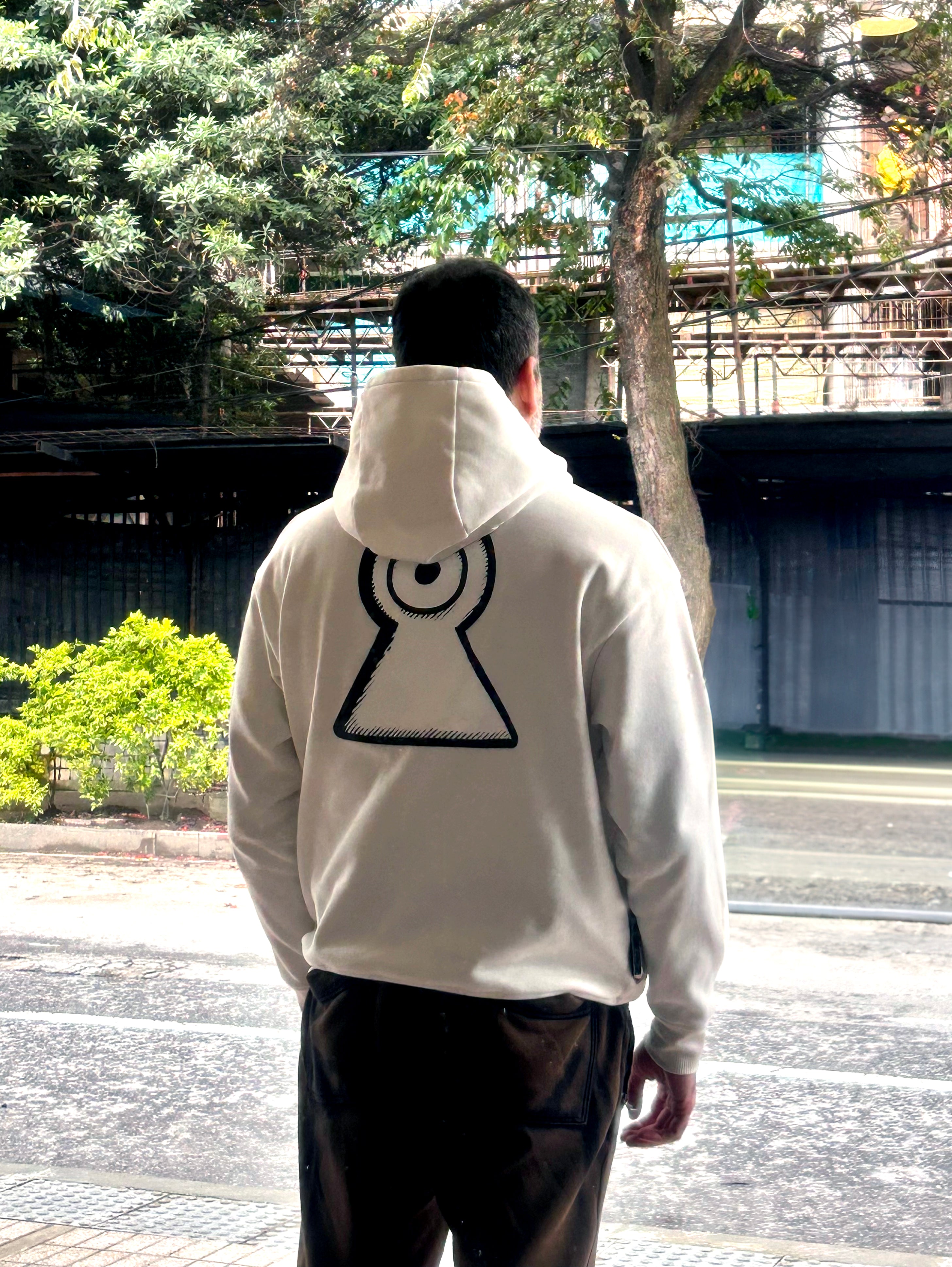 The Look inside hoodie (Ivory)