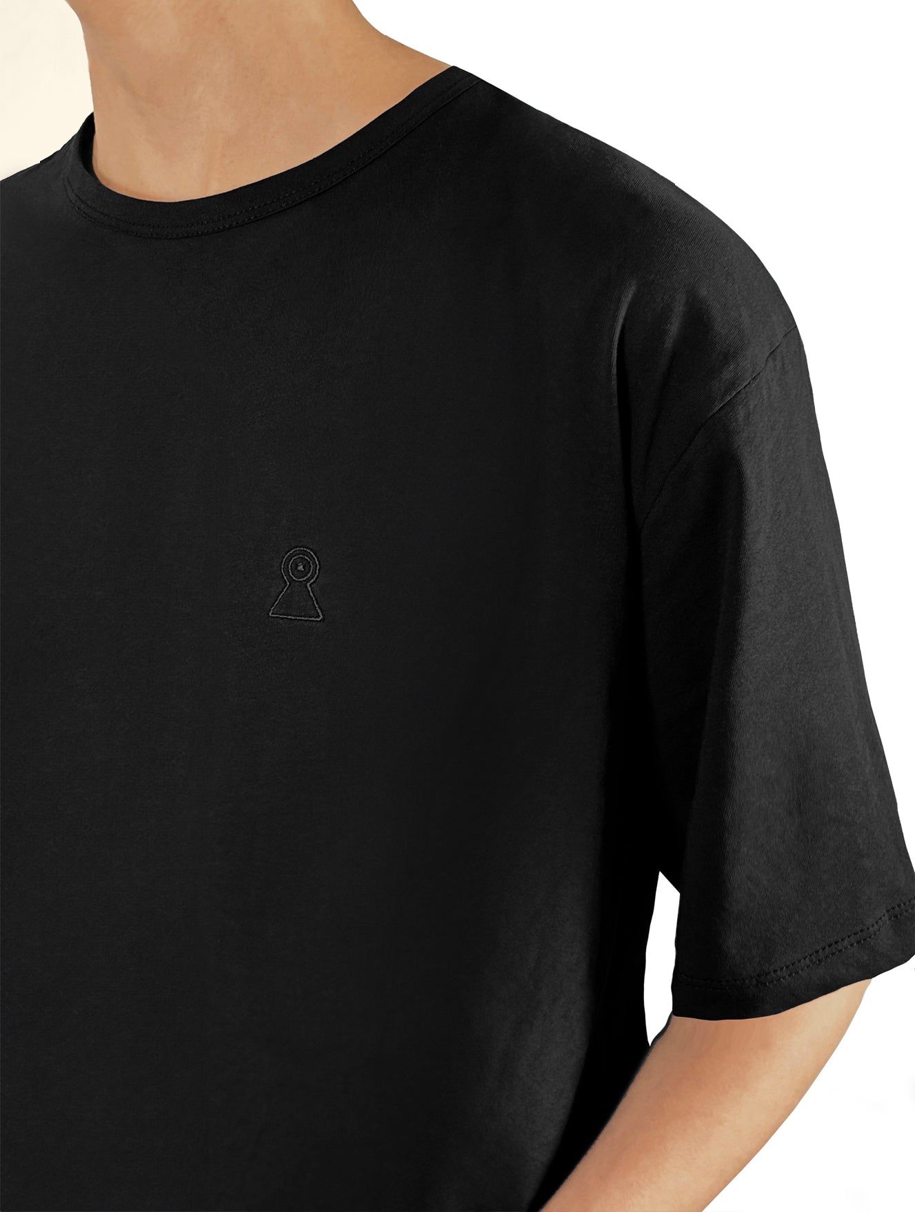 The Keyhole T-shirt (Black)